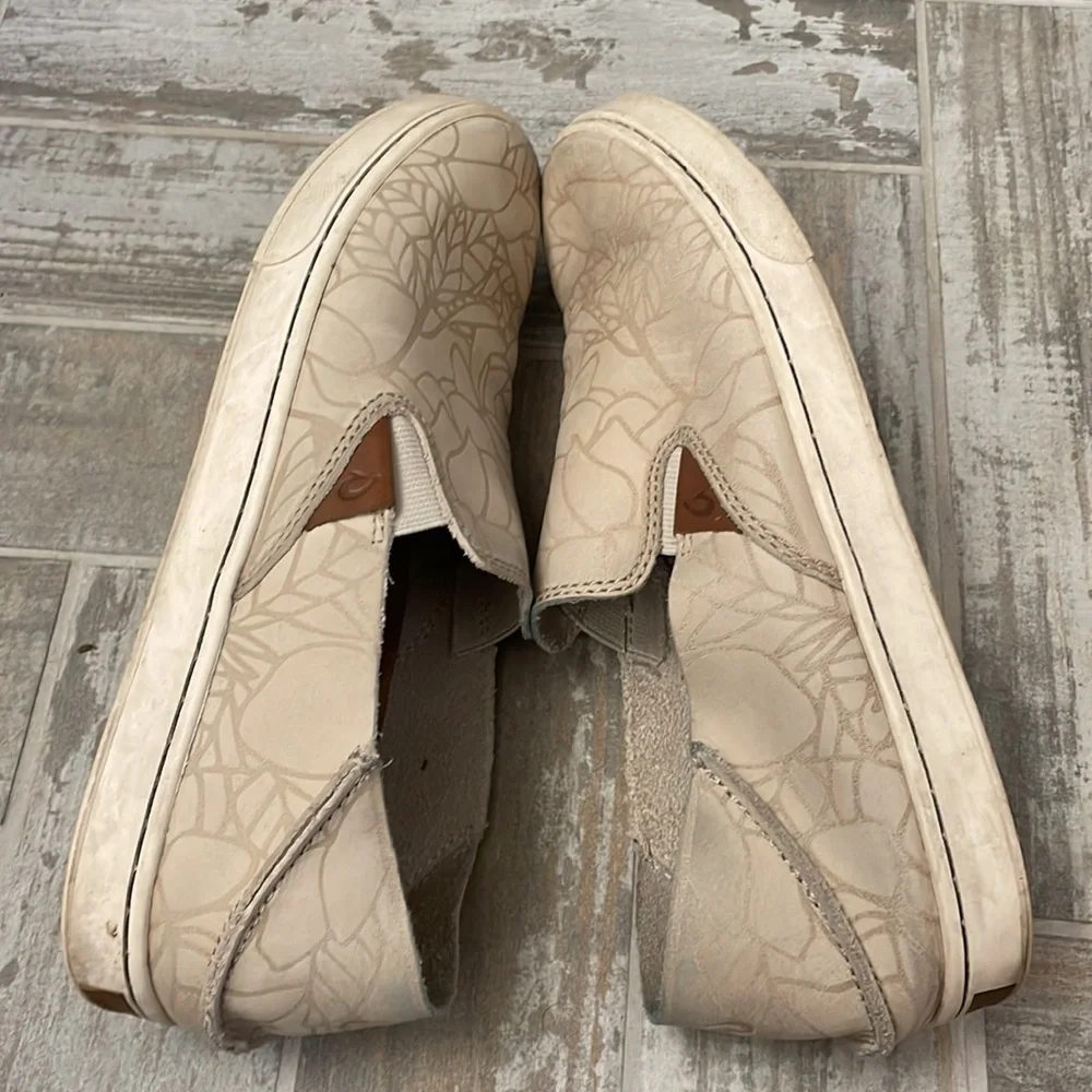 OluKai Beige Pehuea Floral Design Leather Sneakers